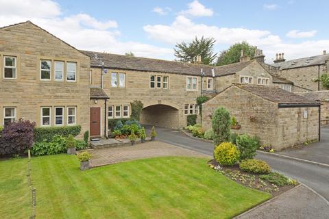 4 bed property, in High House Mews, £525,000