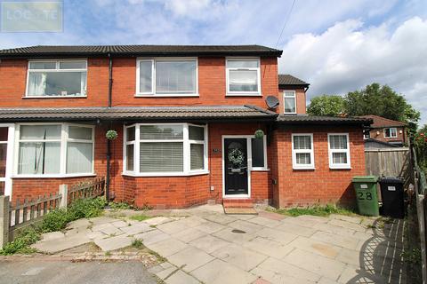 4 bed property, in Wyndcliff Drive, £459,950