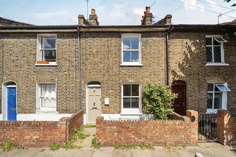 2 bed property, in Colomb Street, £585,000