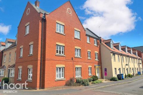 2 bed property, in Fulham Way, £125,000