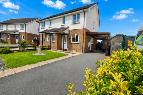 2 bed property, in Penrhyncoch, £219,950