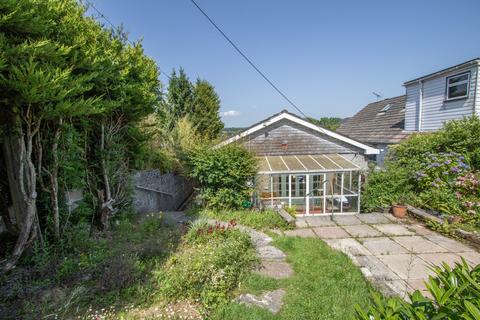 1 bed property, in Plymouth Road, £250,000