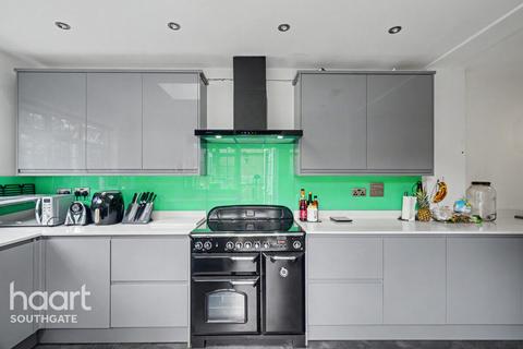 3 bed property, in Morton Way, £950,000