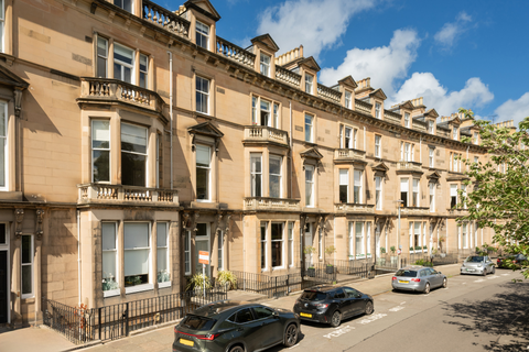 4 bed property, in Belgrave Crescent, £1,295,000