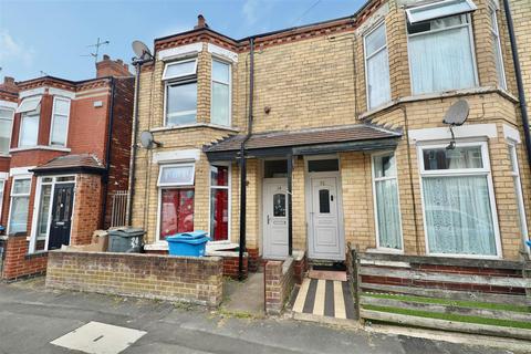 3 bed property, in Huntingdon Street, £80,000