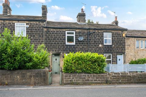 2 bed property, in Long Row, £235,000