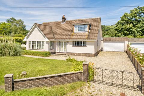 2 bed property, in Northleigh, £550,000