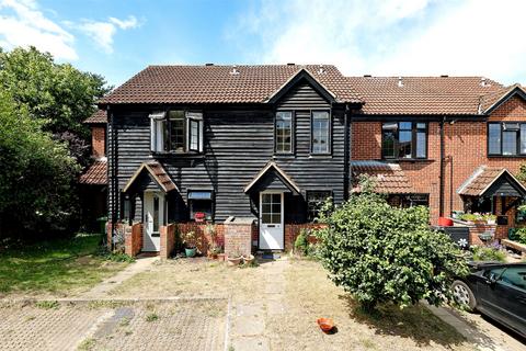 2 bed property, in Barleymow Court, £415,000