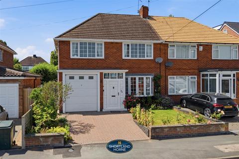 3 bed property, in Maidavale Crescent, £435,000