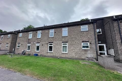 2 bed property, in Lime Grove, £65,000