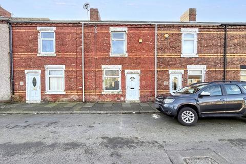 2 bed property, in Victoria Street, £39,999