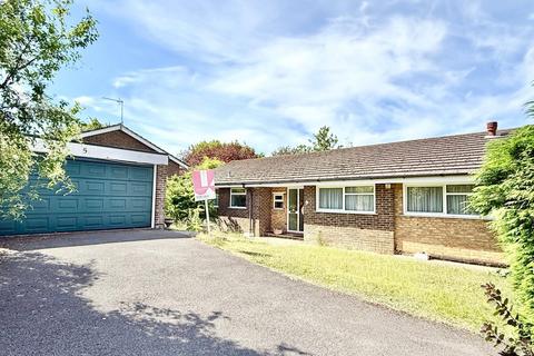 3 bed property, in Mayell Close, £725,000