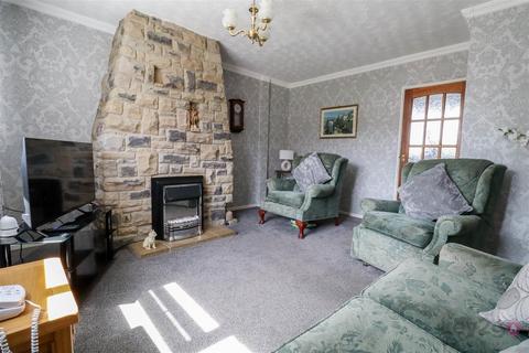 3 bed property, in Foxwood Drive, £160,000