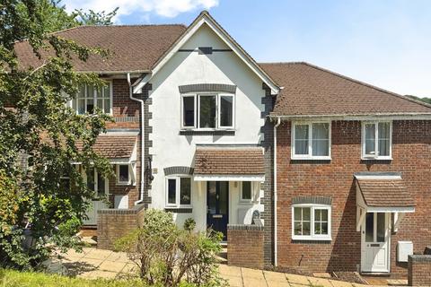 2 bed property, in Wheelers Park, £320,000