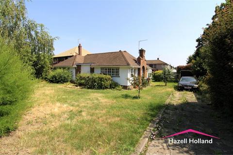 3 bed property, in Basing Drive, £475,000