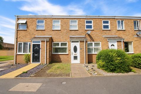 2 bed property, in Crediton Close, £265,000