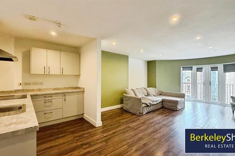 2 bed property, in Colquitt Street, £170,000
