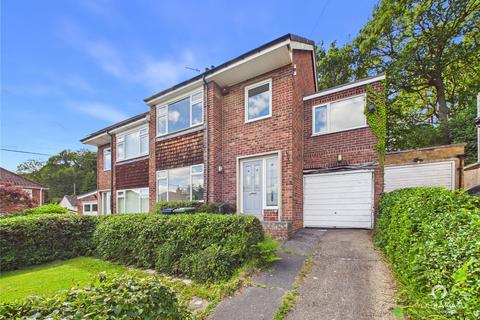 4 bed property, in Orchard Road, £250,000