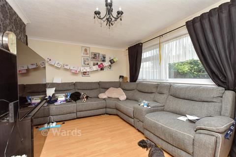4 bed property, in Bleakwood Road, £335,000