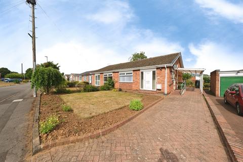 2 bed property, in Pembroke Drive, £175,000