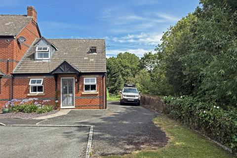 2 bed property, in Northumberland Place, £250,000
