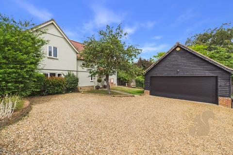 4 bed property, in Apple Grove, £650,000