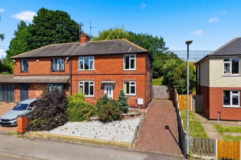 3 bed property, in Valley Road, £215,000