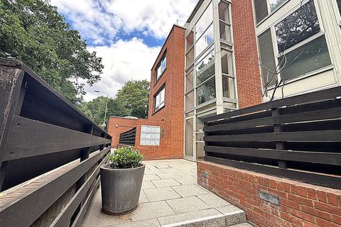 2 bed property, in Elmstead Lane, £350,000