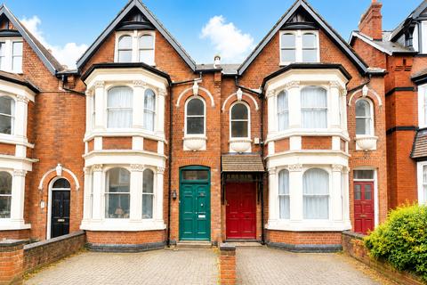 6 bed property, in Alcester Road, £550,000