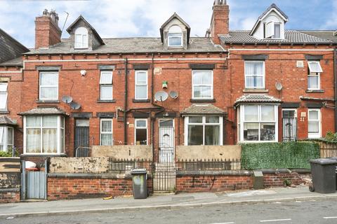 2 bed property, in Ashton Terrace, £125,000