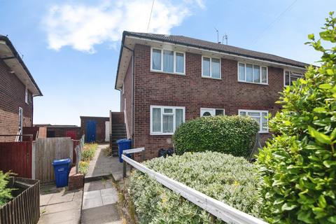 2 bed property, in Hilary Crest, £60,000