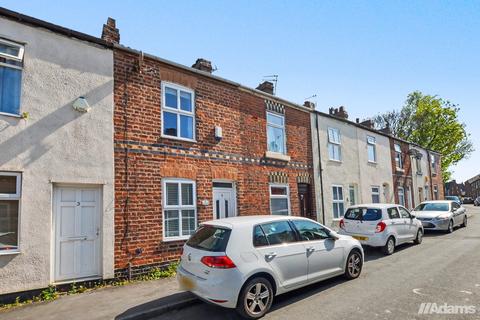 2 bed property, in Arthur Street, £100,000