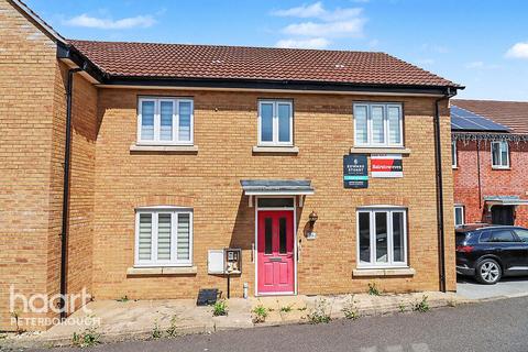 3 bed property, in Cooper Road, £275,000
