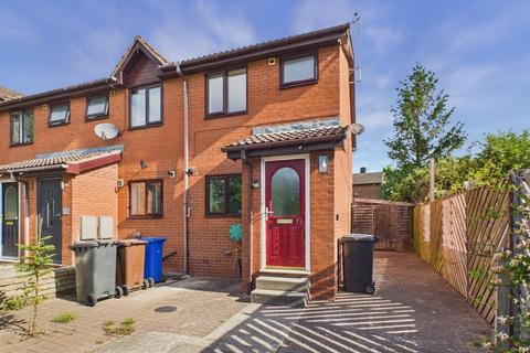 2 bed property, in Drakehouse Lane, £168,000