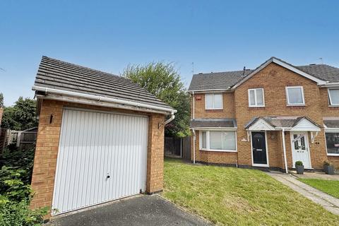 3 bed property, in Holkham Close, £210,000