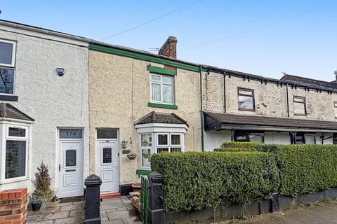 2 bed property, in Warrington Road, £140,000