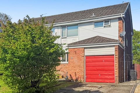 3 bed property, in Grosvenor Road, £215,000
