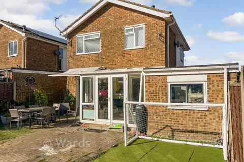 3 bed property, in Strangford Place, £350,000