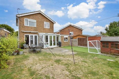 3 bed property, in Strangford Place, £350,000