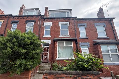 4 bed property, in Reginald View, £160,000