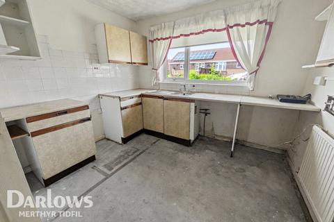 2 bed property, in Ty Llwyd Parc Estate, £200,000