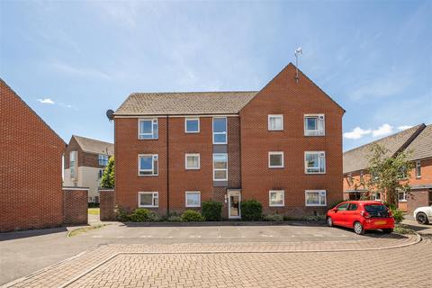 2 bed property, in Flax Mill Park, £142,500