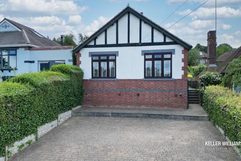 2 bed property, in Alexandra Road, £250,000