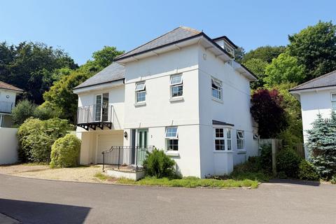 4 bed property, in Bridport, £800,000