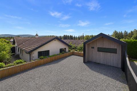 3 bed property, in 58B Strathspey Drive, £325,000