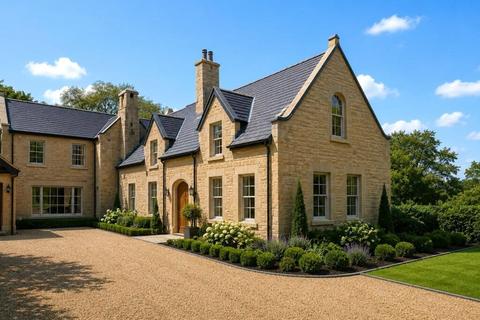 3 bed property, in Bamford OL11, £750,000