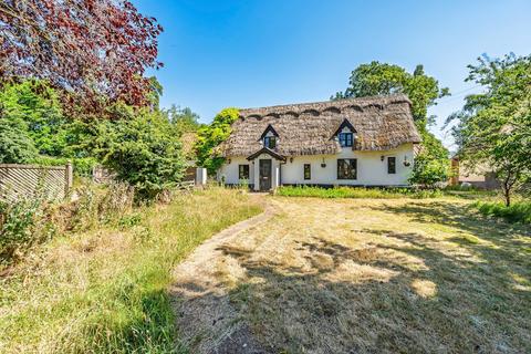 4 bed property, in Fenn Road, £500,000