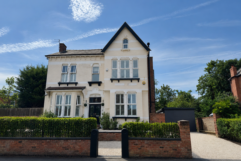 6 bed property, in Stanley Avenue, £850,000