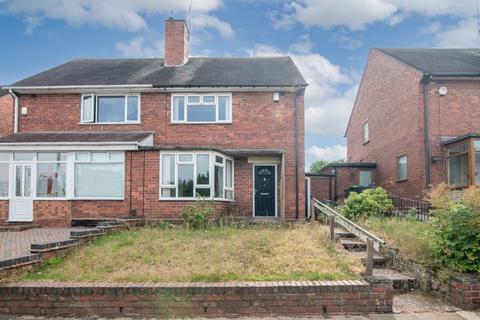 2 bed property, in Clifton Lane, £200,000