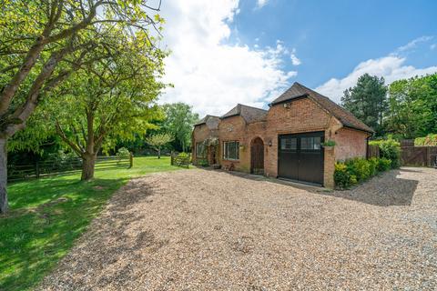 3 bed property, in Dimmocks Lane, £1,350,000